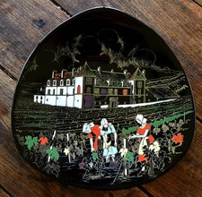 Longwy Assiette "noire" Chateau de Clos-Vougeot