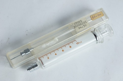 Ancienne seringue médicale