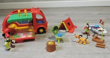 LOT LA MAISON DE MICKEY : MICKEY ET SES AMIS EN CAMPING
