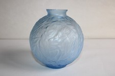 Vase boule verre pressé moulé signé ESPAIVET Art Déco, feuillage h. 13.5 cm B