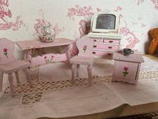 Mobilier Ancien De Poupée Mignonnette