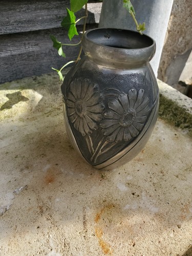 Ancien petit vase - , etain