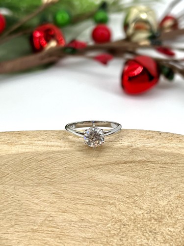 Bague solitaire avec oxyde