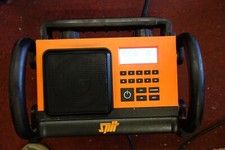 Radio FM de chantier  SPIT 012392 secteur et piles 4x1.5 volts