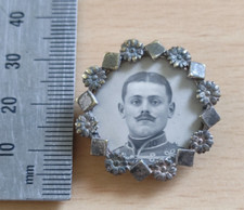 ancienne broche porte photo XIXe   métal argenté militaire