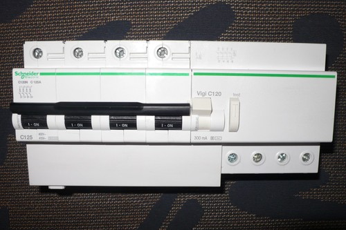 Disjoncteur a9n18377 - disjoncteur,