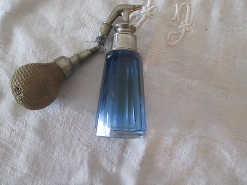 Petit flacon parfum modele - de,
