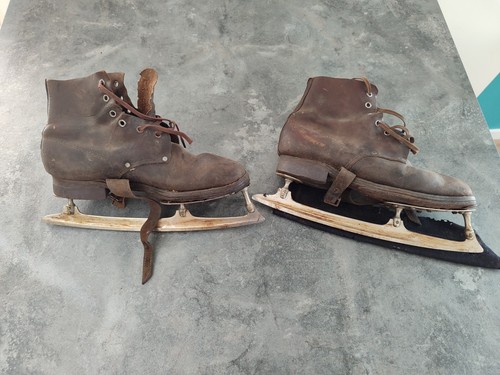 Ancienne paire patin - patin, a