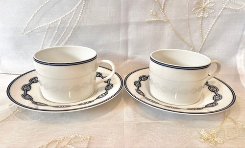 Lot tasses et soucoupes - et,