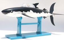 Maquette en resine et bois sous marin LE REQUIN TINTIN longueur : 84 cm  