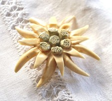 Broche vintage porte-bonheur