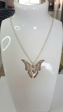 collier papillon 3 d coloris