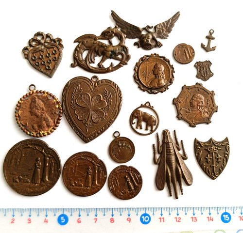 Lot ancien ornement medaille - ancien,