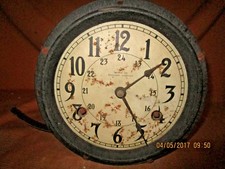 GROS MECANISME D'HORLOGE -