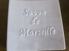 PORTE SAVON COUPELLE GRAVE SAVON DE MARSEILLE EN PORCELAINE BLANCHE