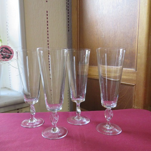 Flutes champagne en - a,