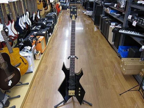 Guitare basse électrique