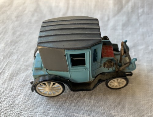 Ancienne voiture miniature - ancienne,