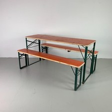 Ensemble De Bancs De Table À