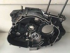 UN CARTER MOTEUR DROIT POUR MOTO SUZUKI 600 DR 600DR 1987 SN41A N401