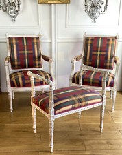 PAIRE DE FAUTEUILS ET