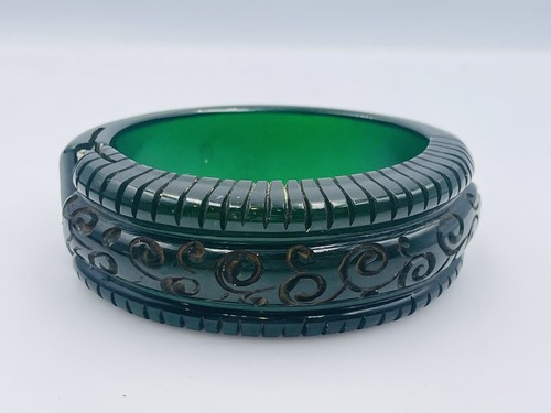 Ancien profond sculpté vert - profond,