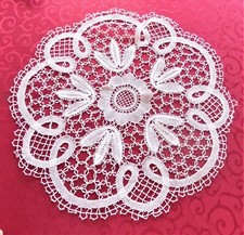 NAPPERON DENTELLE AUX FUSEAUX BRODE MAIN BRUGES  45CM BLANC*