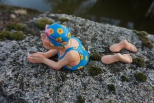 PRO48 FIGURINE NAGEUSE