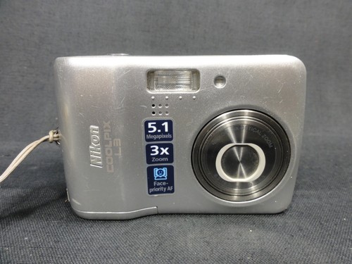 Y2k digicam nikon coolpix - y2k,