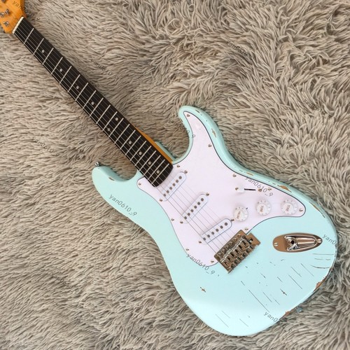 Solid electric guitar - s-t,