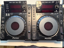 (2) Pioneer CDJ-900