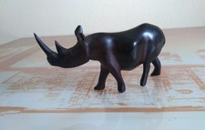 Statuette Figurine de Rhinocéros en Bois d'Ébène – Art Africain Animalier