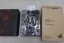 HOT TOYS - MMS 173 - PREDATOR 2 - CITY HUNTER PREDATOR - TBE - 1/6