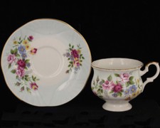 Vintage Crown Staffordshire Rose Bleu Jaune Fleurs Angleterre Tasses Soucoupe De