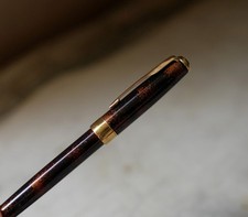 MAGNIFIQUE STYLO ROLLER PARKER