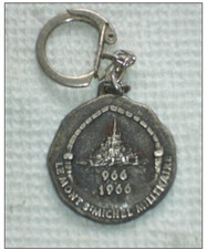 B5 / ANCIEN PORTE CLES METAL