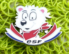 BROCHE DE SKI / ESF CLUB OURSON / INSIGNE NOUVELLE VERSION  MEDAILLE BREVET