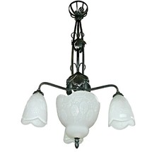 MULLER FRERES LUNEVILLE, LUSTRE EN VERRE GRAVE signé.