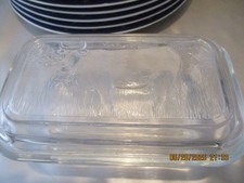 ARCOROC FRANCE Beurrier vintage en verre vache en relief