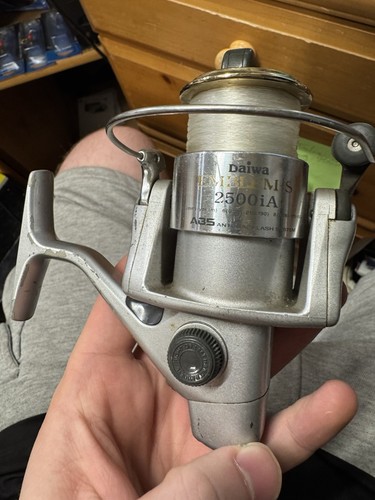 Daiwa emblem 2500 - emblem-s,