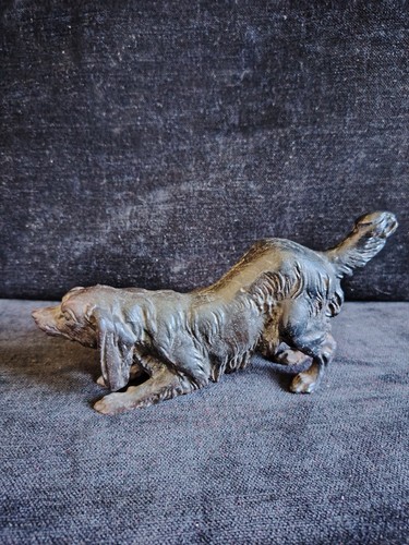 Joli chien fonte - d, 'acier