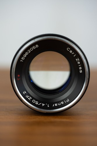 Carl zeiss planar 50mm - t*,