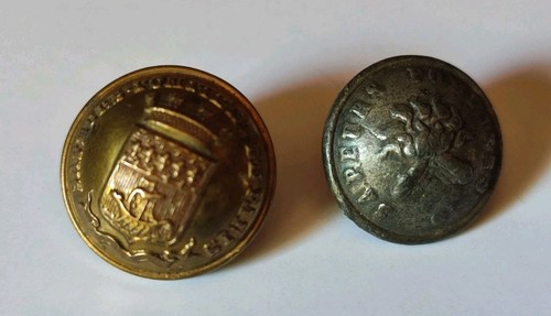 Lot petits boutons anciens - 2,