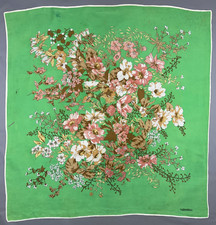 Authentique foulard vintage  " Valentino "