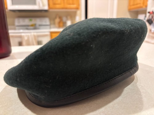 Dark emerald green - dark,