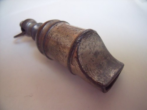 Ancien sifflet militaire - ancien,