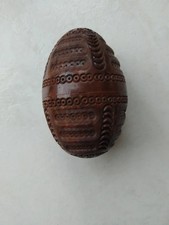 Rare oeuf chapelet finement sculpté en noix de corozo XIXieme siècle