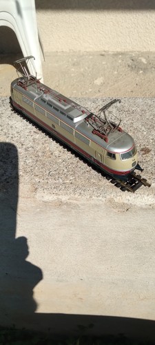 Locomotive electrique - locomotive,