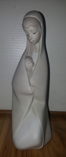 Lladro mother cloaked baby - cloaked, w/