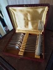 12 Fourchettes à Dessert Coquilles Orfèvrerie N.C Métal Argenté